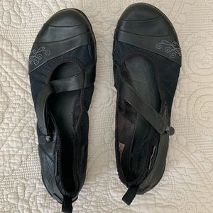 Black Merrell Flats